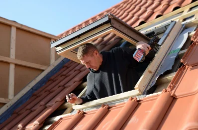Pose de fenêtres de toit Velux à Chenières